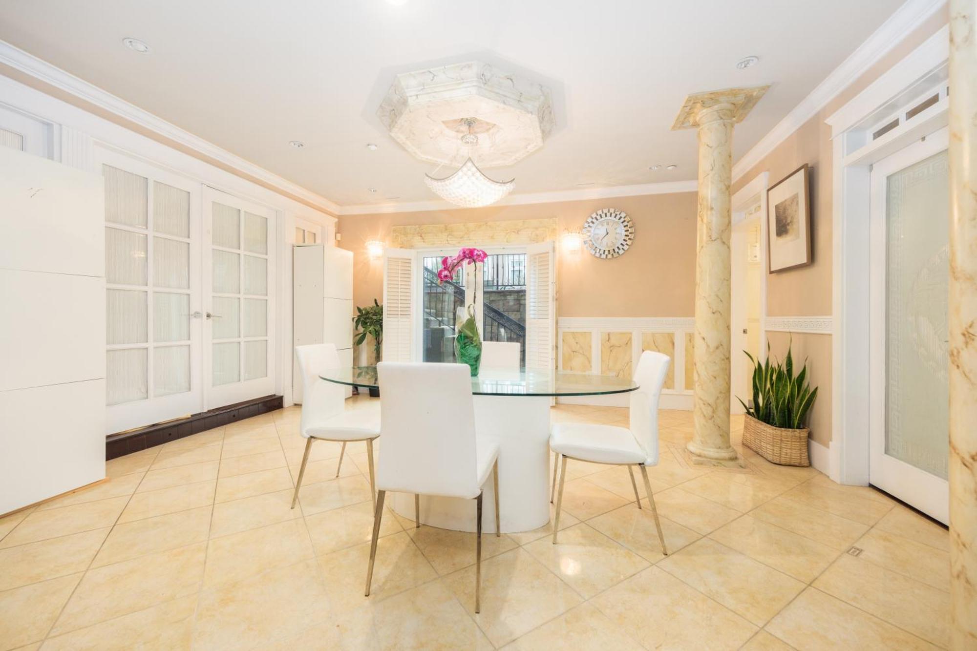 Oakridge Luxury Homestay バンクーバー エクステリア 写真